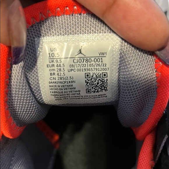 Jordan Black and Red Sneakers with Jumpman Logo - Picture 2 of 7